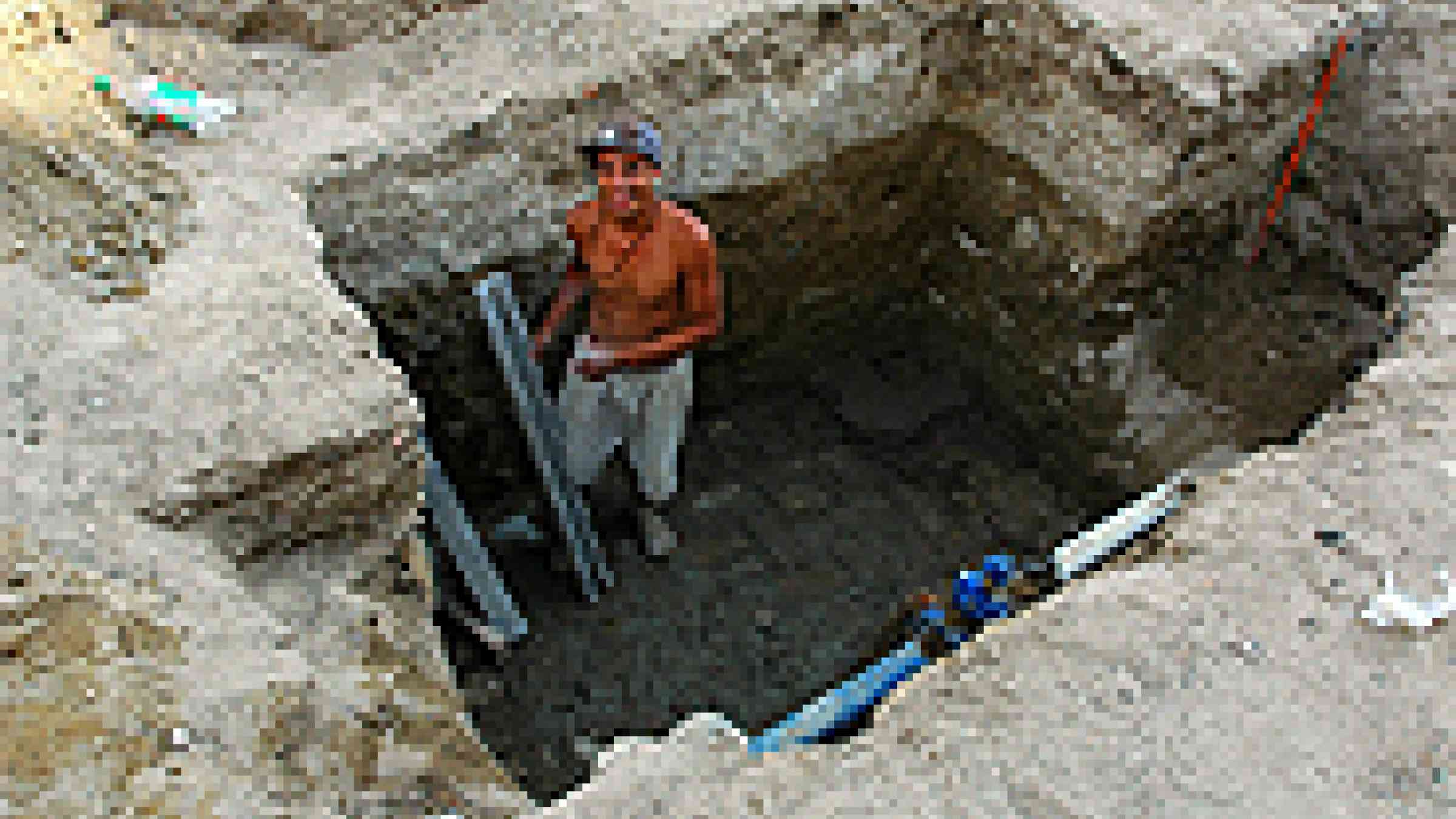Photo of Guadalajara's new sewer & water installation, copyright Flickr user, Wonderlane, Creative Commons Attribution 2.0 Generic, http://www.flickr.com/photos/wonderlane/4643818982/