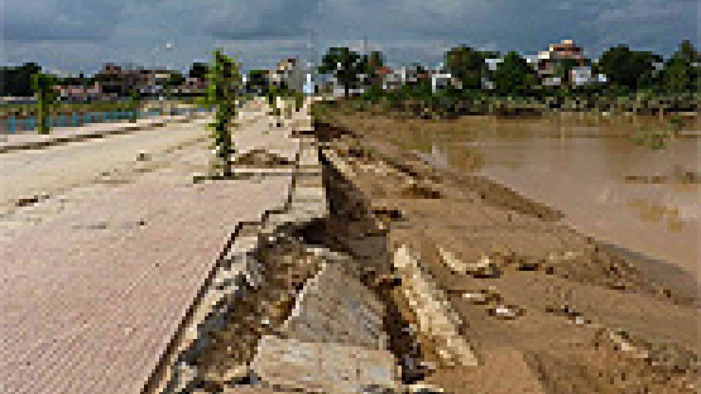 Photo of damage in Kon Tum from Ketsana storm, Viet Nam, by Flickr user, Jectre, Creative Commons Attribution-Noncommercial 2.0 Generic, http://www.flickr.com/photos/jectre/3973601269/