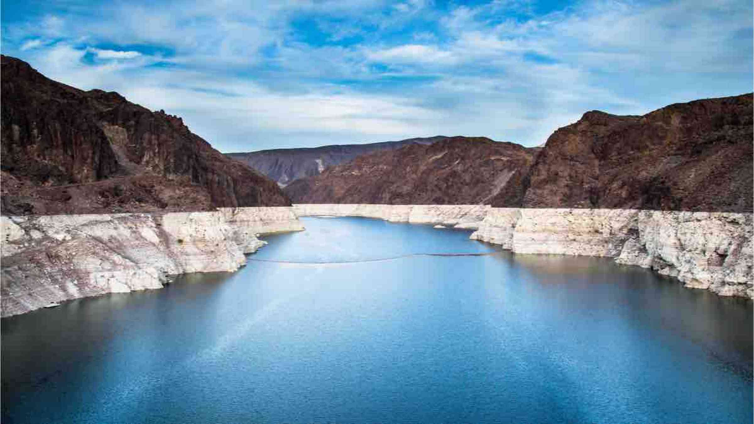 Hoover Dam and Lake Meads area, weathering of the surrounding slopes due to sinking water line