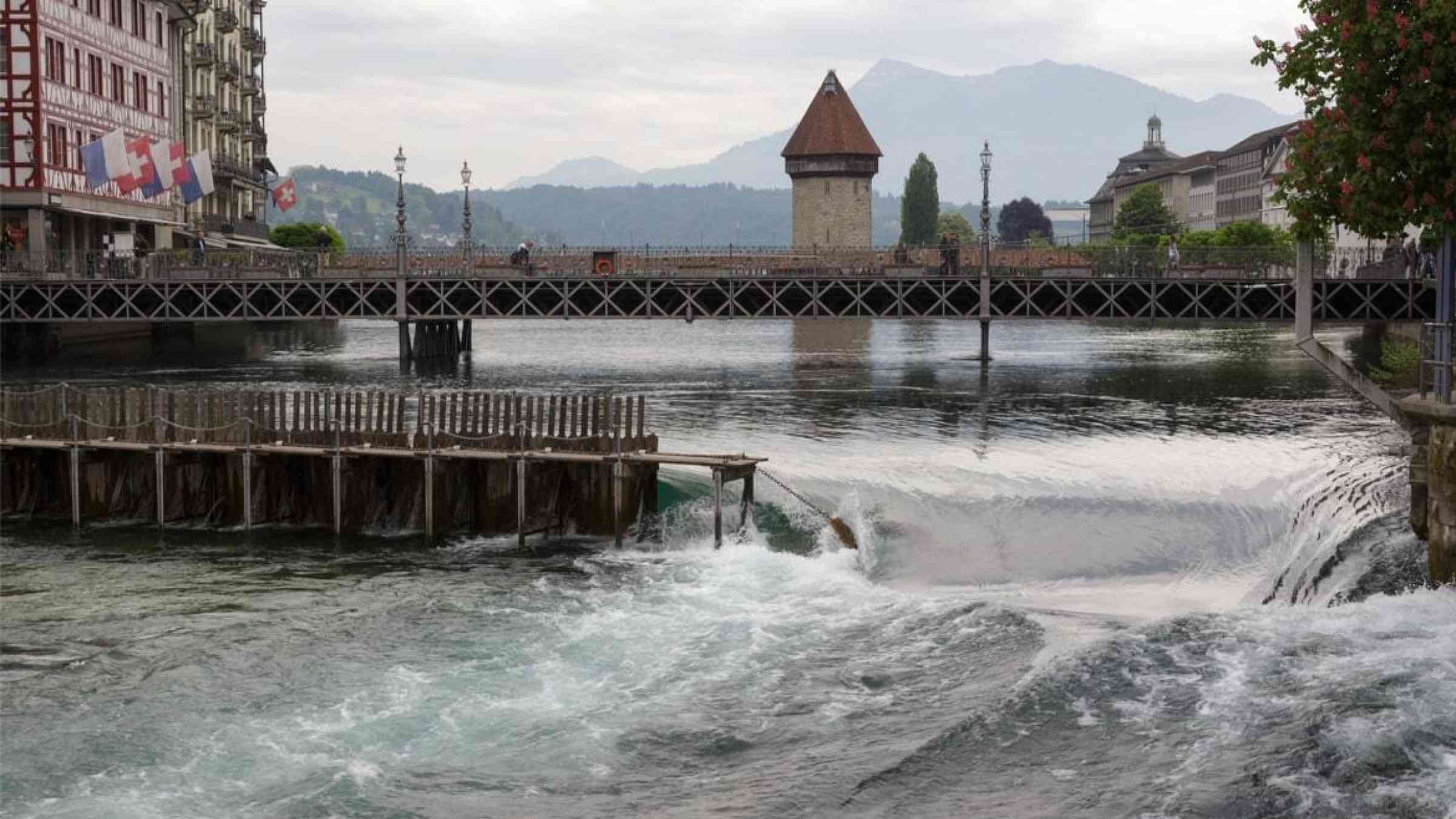 Flooded weir at lake Lucerne
