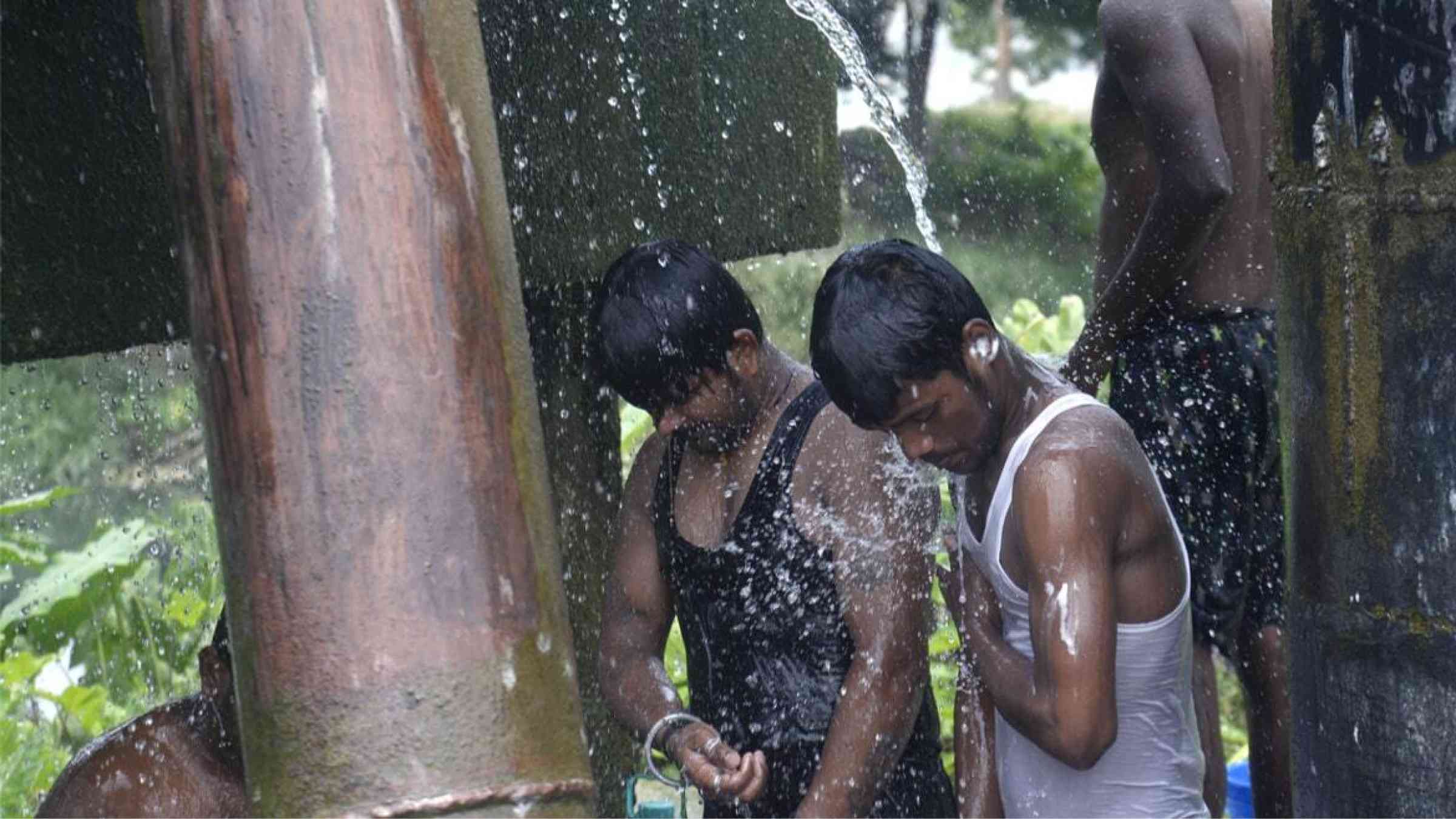Cooling down during a heat wave, April 2017 in Calcutta, India.
