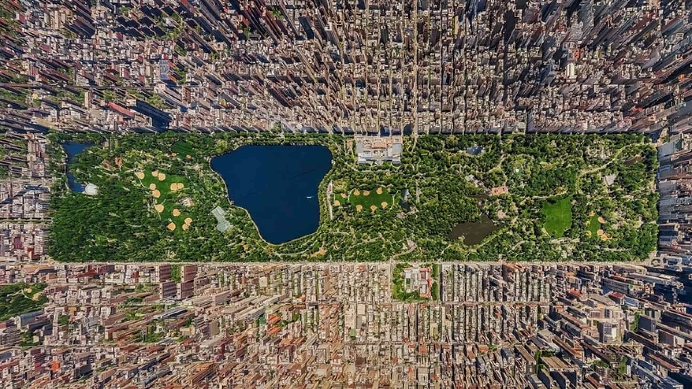 Aerial view of the New York central park and the center of Manhattan.