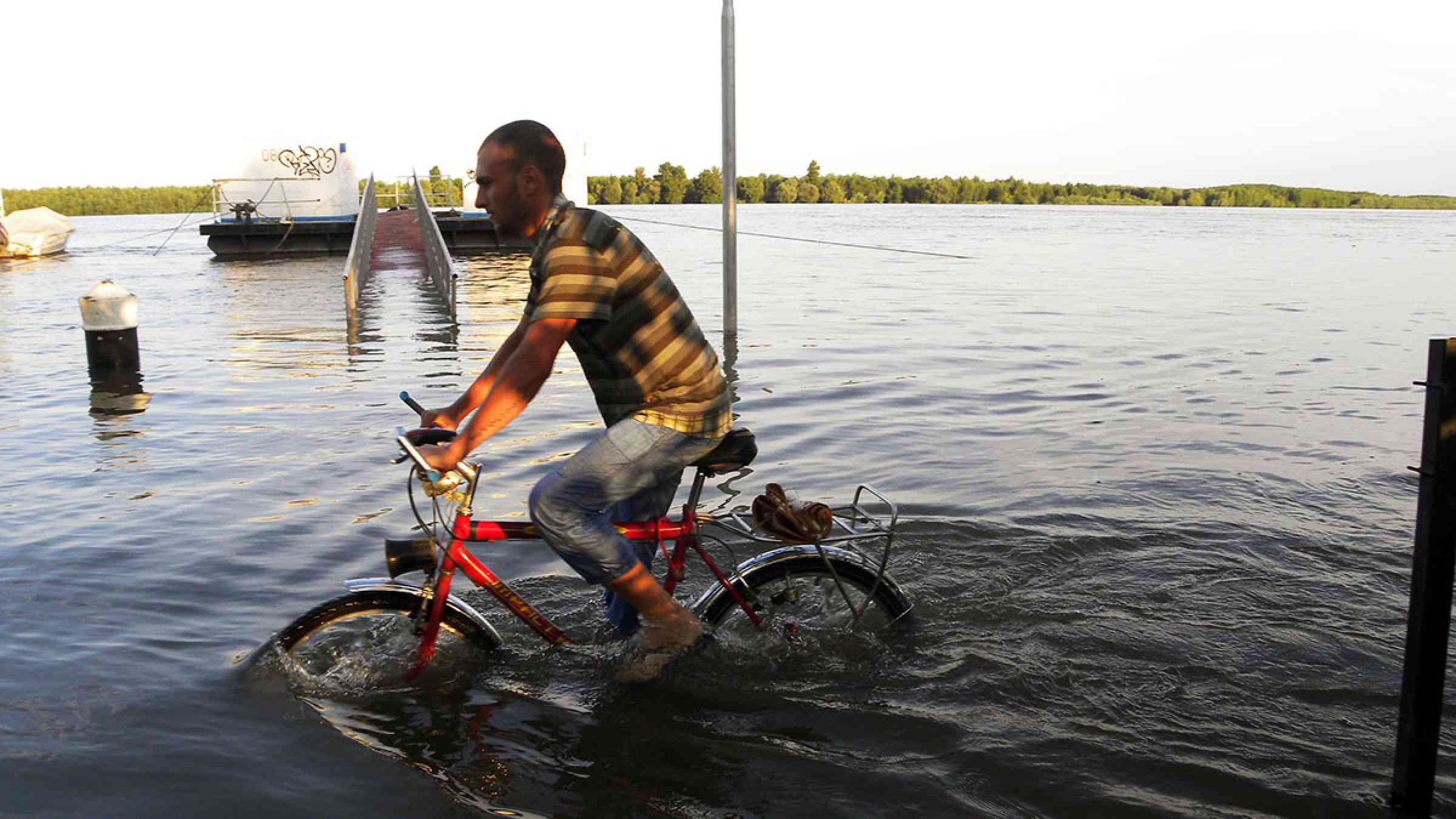 Romania - Danube flooding, 2010