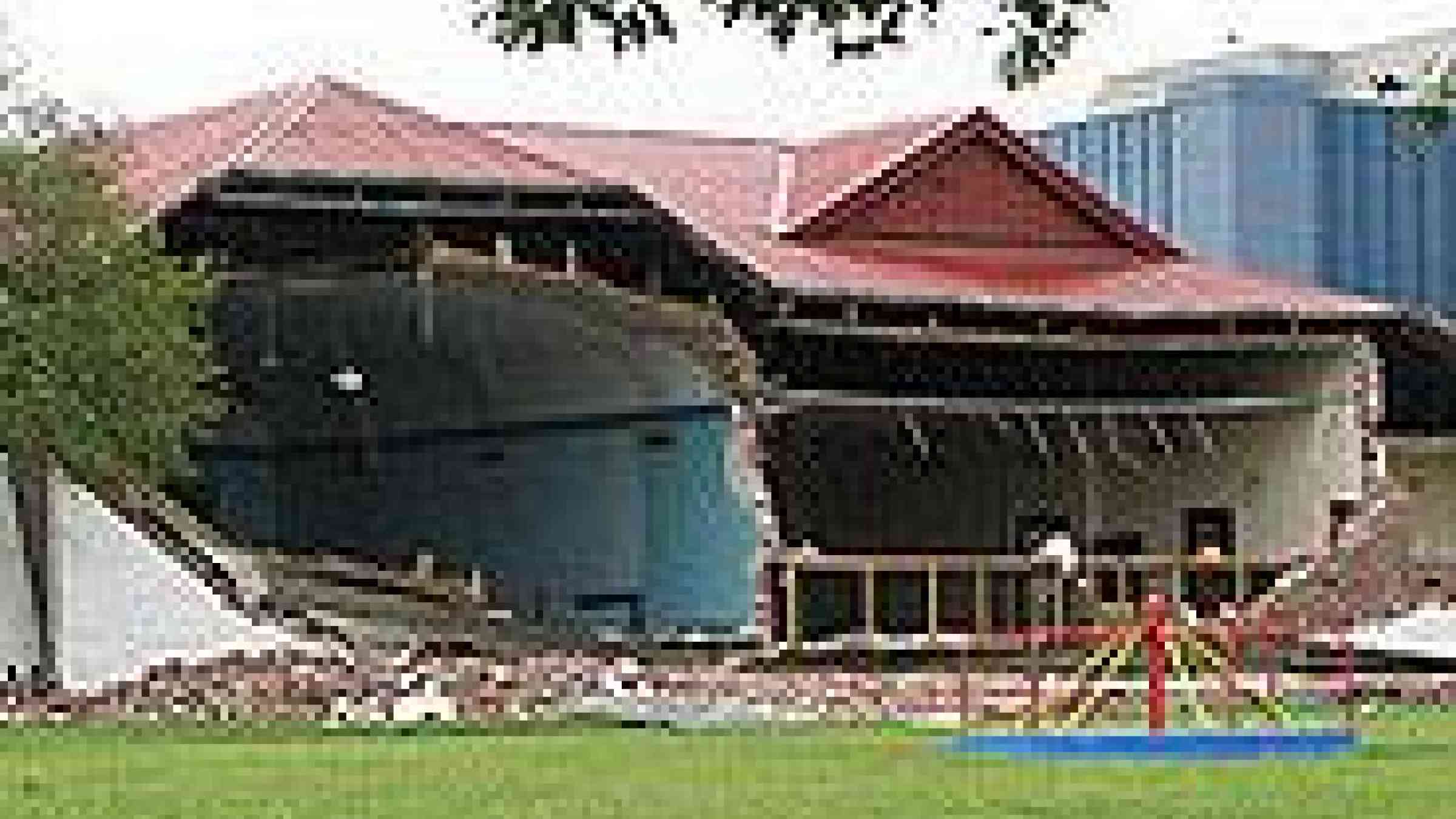 Photo of a school affected by the Canterbury earthquake in Feb 2011, by Flickr user, Mark Lincoln, Creative Commons Attribution-NoDerivs 2.0 Generic (CC BY-ND 2.0) http://www.nzraw.co.nz/