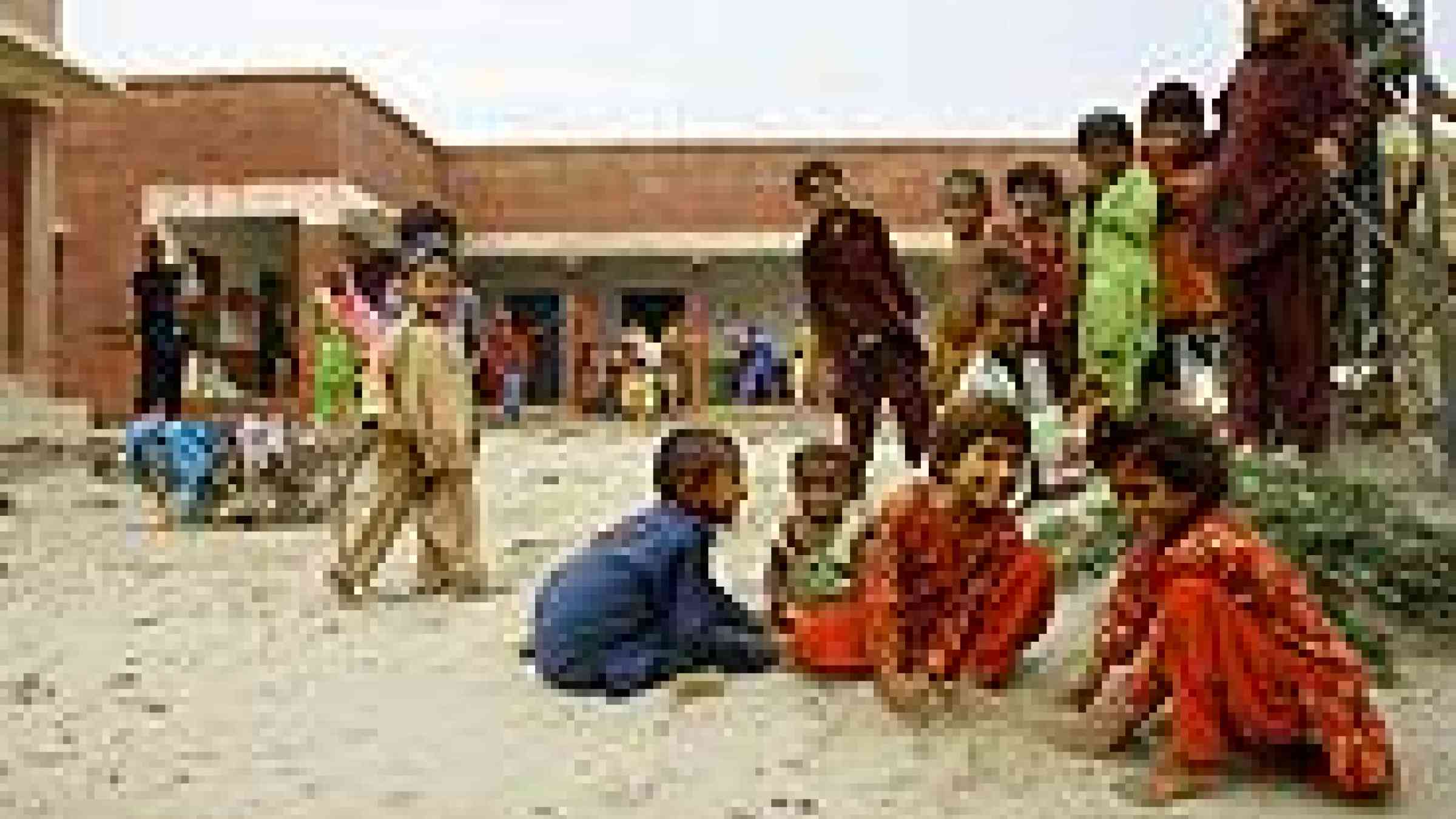 by Flickr user Oxfam International, Creative Commons BY-NC-ND 2.0, http://www.flickr.com/photos/oxfam/4929623070/