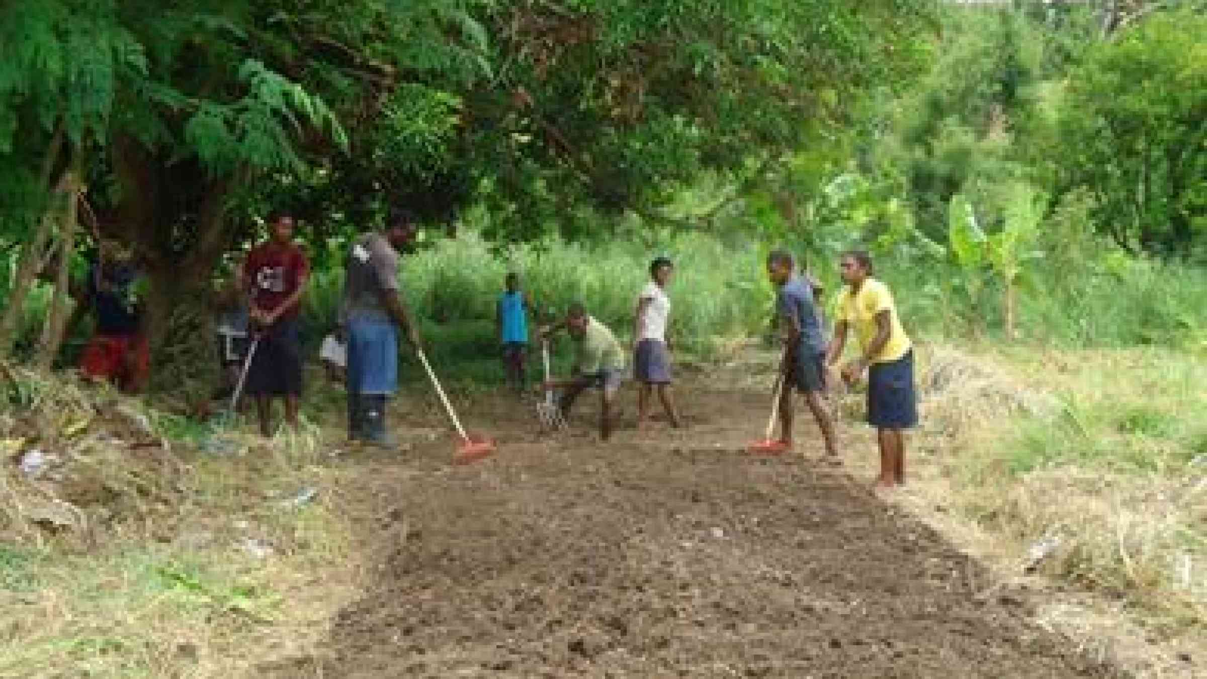 Photo by Vinaka Fiji Villagers are involved in Food Bank planning and preparation