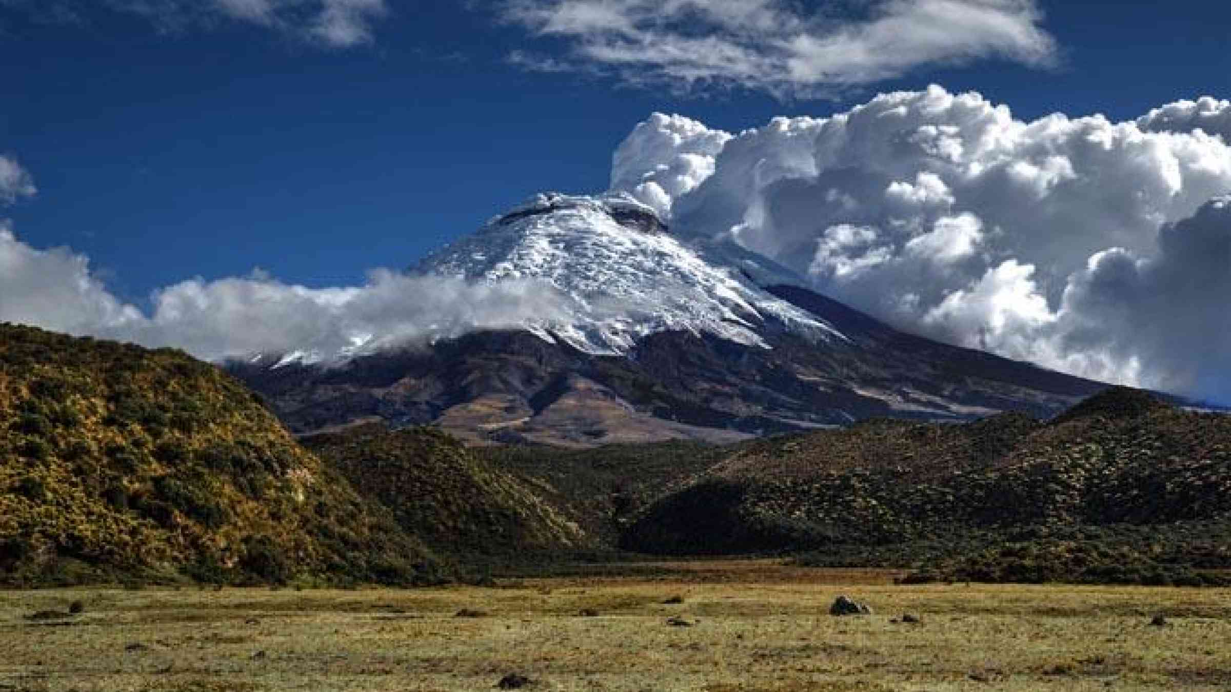 Cotopaxi volcano. Photo by Flickr user Ángel M. Felicísimo CC BY-SA 2.0 https://flic.kr/p/8iu7Cc