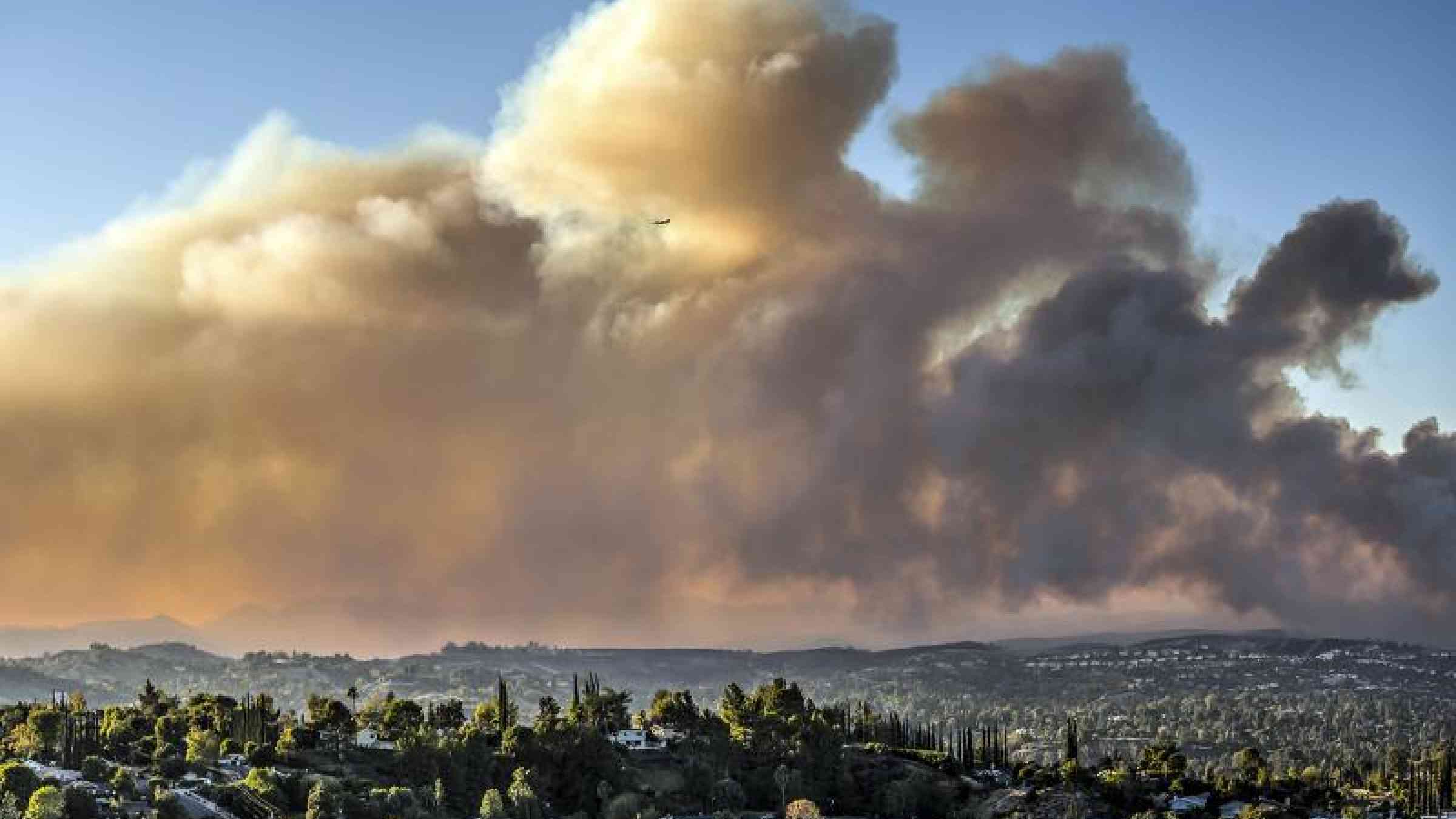 The November 2018 Woolsey fire seen from Topanga, California. (Image credit: Peter Buschmann / U.S. Forest Service)