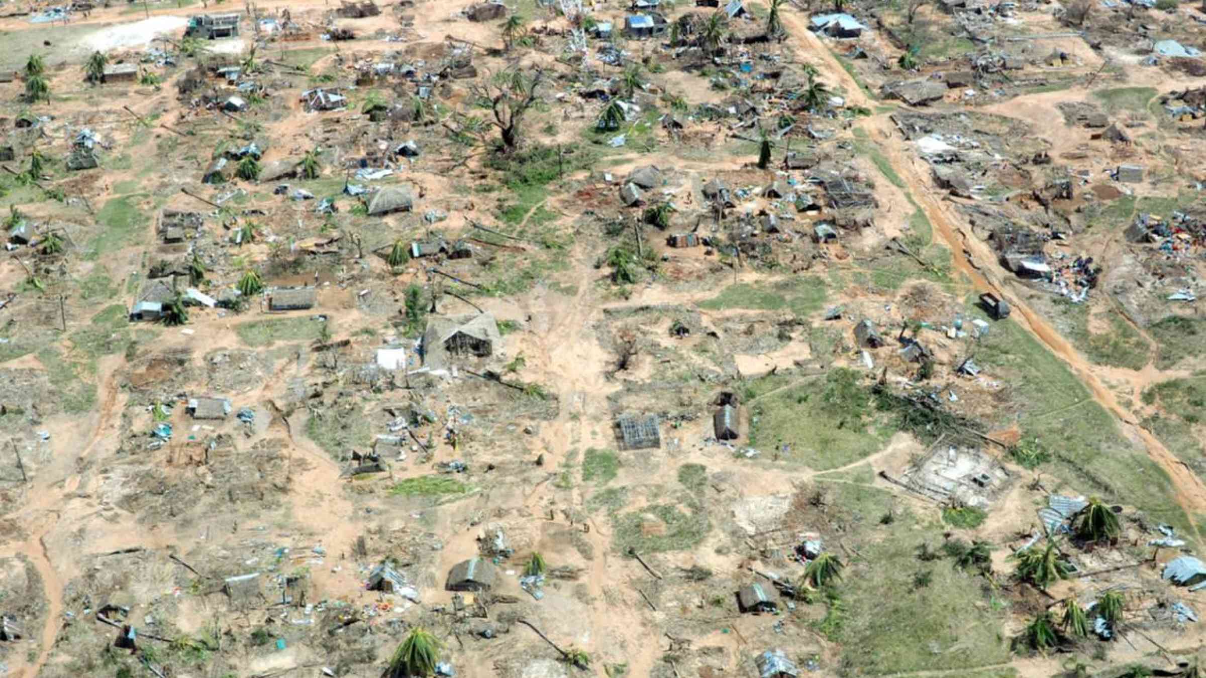 Aftermath of cyclone Kenneth in Mozambique, 2019. fivepointsix/Shutterstock