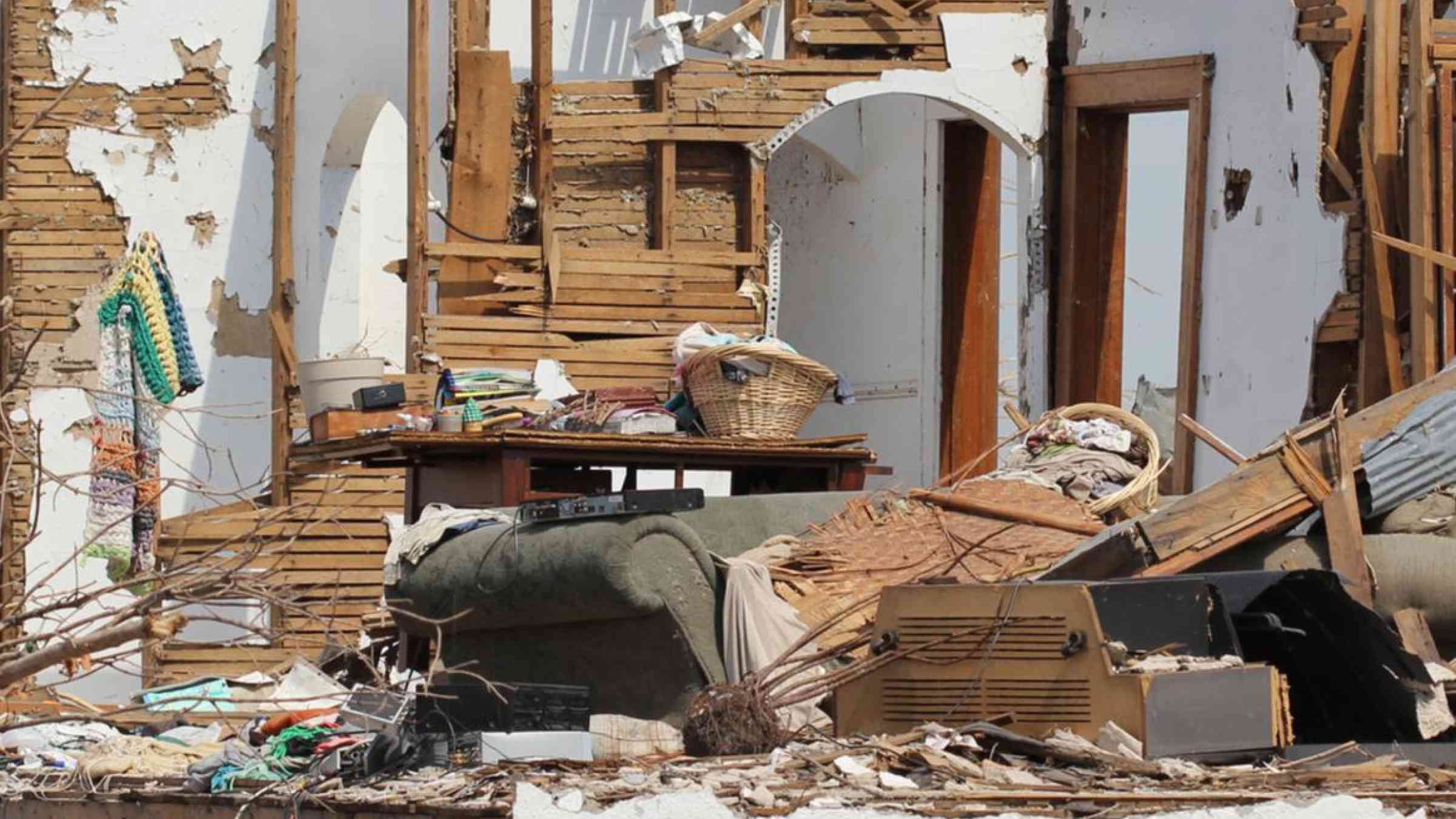 Damages caused by 2011 tornados in the US. Dustie/Shutterstock