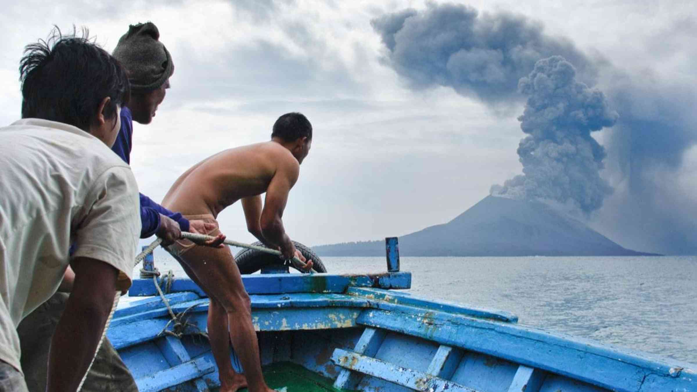 Eruption of the Anak Krakatau volcano in Indonesia (2011). Belikova Oksana/Shutterstock