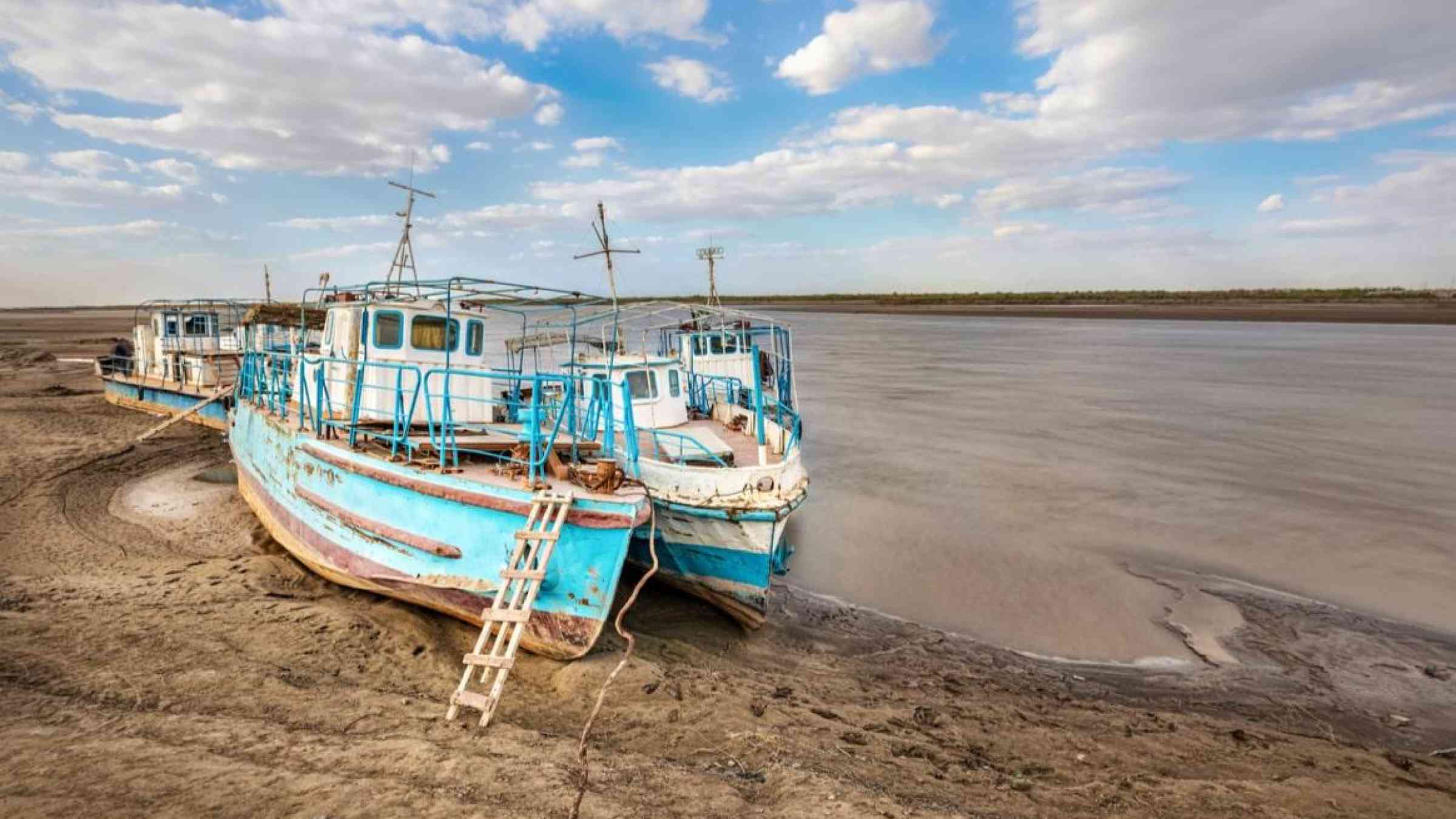 Amu Darya River, Uzbekistan. Sergey Dzyuba/Shutterstock
