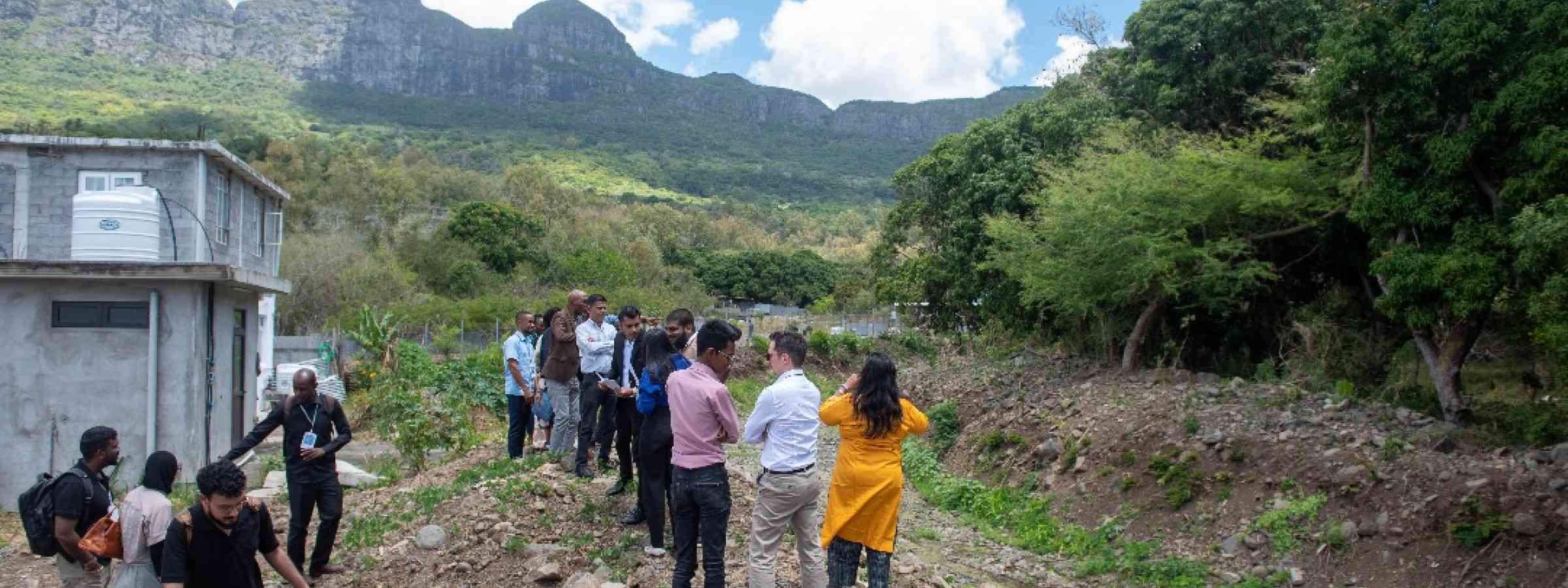 Risk comm's workshop in Mauritius: Participants participe to a field visit in the peri-urban areas of Port Louis in Mauritius, October 2025